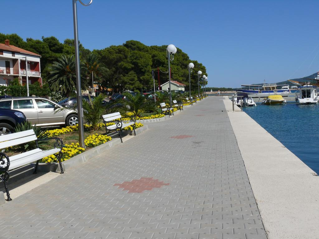Apartments Lonic Kukljica Rom bilde