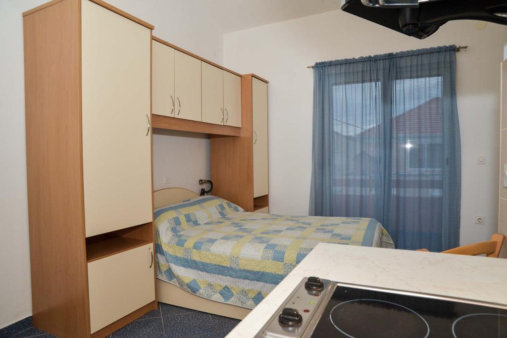 Apartments Lonic Kukljica Eksteriør bilde