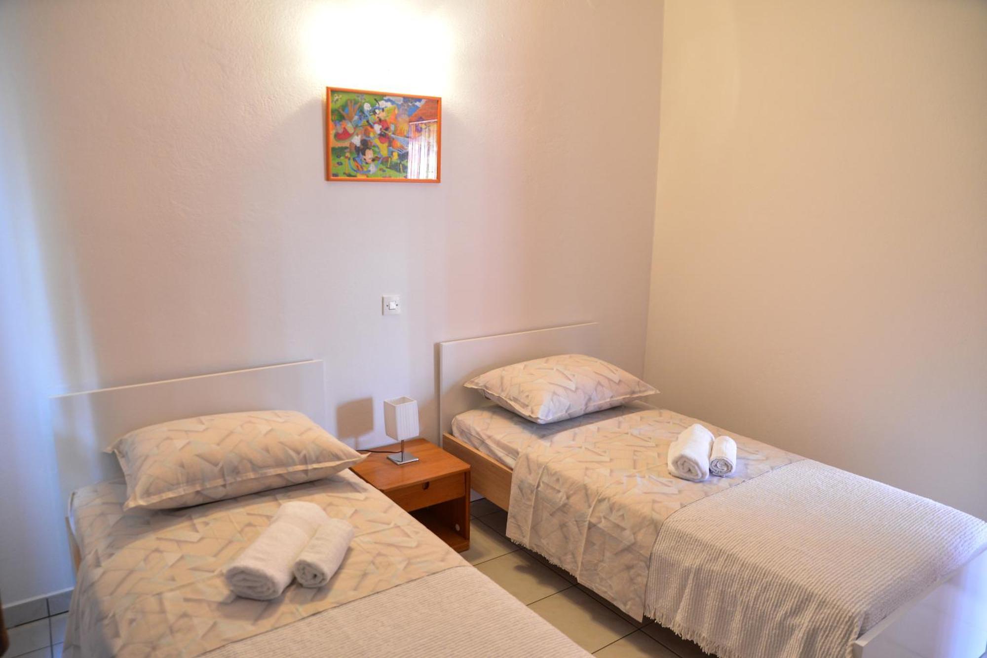 Apartments Lonic Kukljica Eksteriør bilde